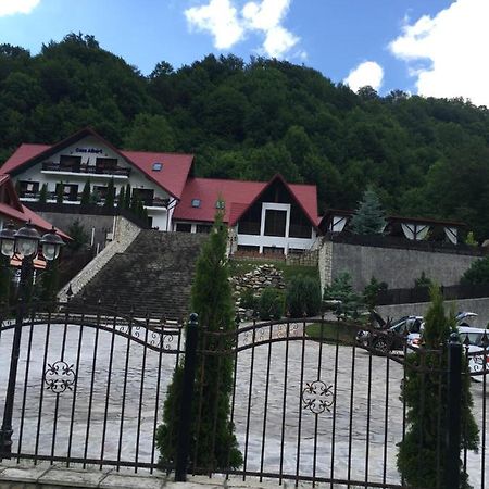 Casa Albert Hotell Lepşa Eksteriør bilde